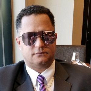 Meet your Posher, Dominic